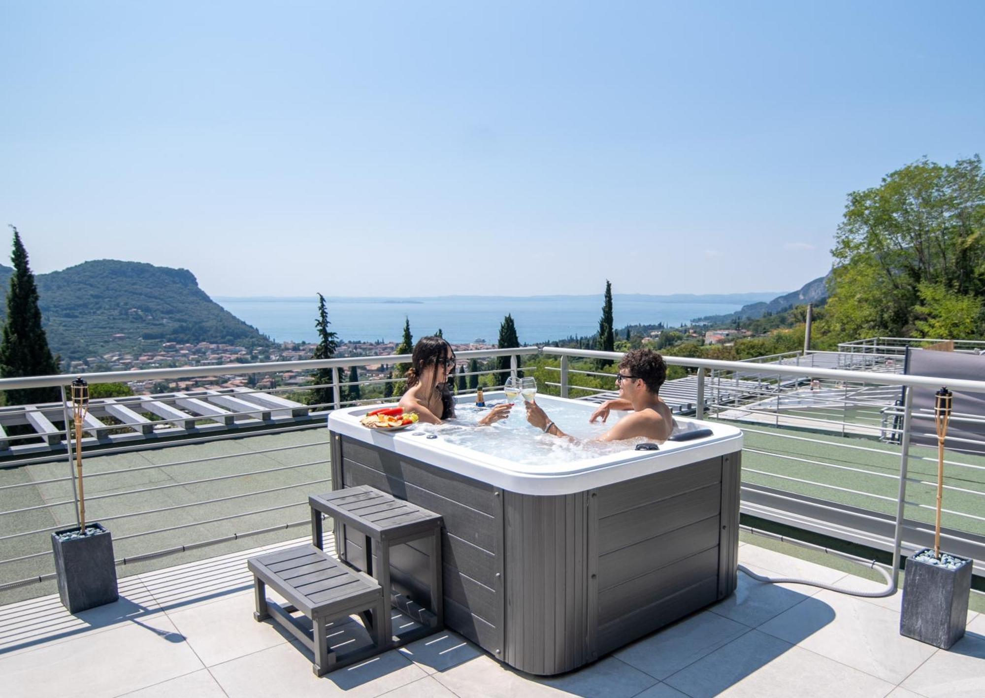 Sunset Lodge - Enjoy Holiday Garda  Ngoại thất bức ảnh