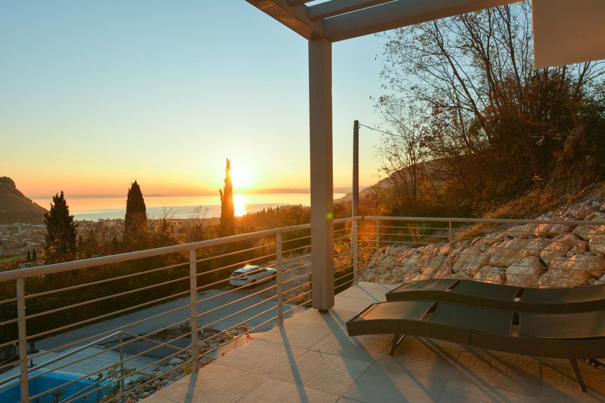 Sunset Lodge - Enjoy Holiday Garda  Ngoại thất bức ảnh