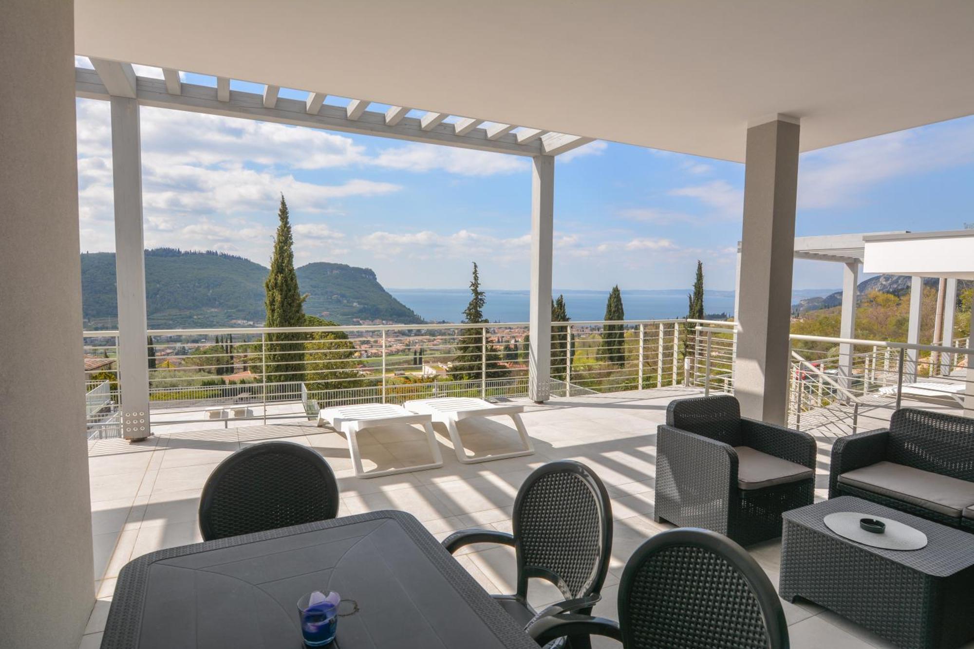 Sunset Lodge - Enjoy Holiday Garda  Ngoại thất bức ảnh